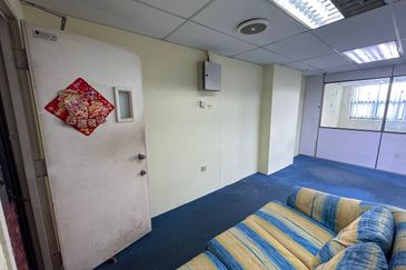 Wisma Zelan(Number One Business Centre)