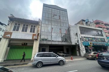 1.5 Storey Shop For Sale @ Pudu, Kuala Lumpur
