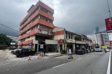 1.5 Storey Shop For Sale @ Pudu, Kuala Lumpur
