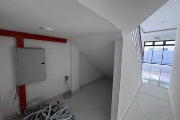 3 Storey Brand New Bungalow @ Bandar Mahkota Cheras