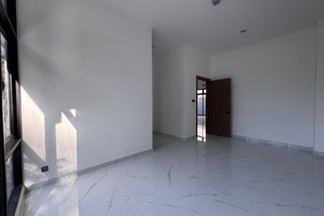 3 Storey Brand New Bungalow @ Bandar Mahkota Cheras