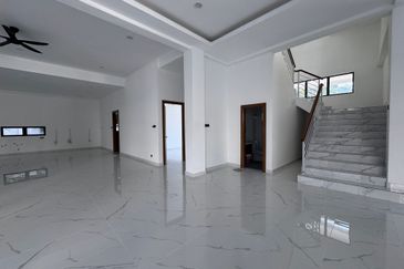 3 Storey Brand New Bungalow @ Bandar Mahkota Cheras