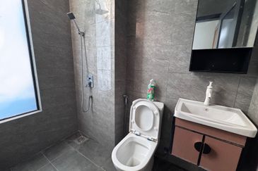 3 Storey Brand New Bungalow @ Bandar Mahkota Cheras