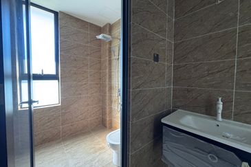 3 Storey Brand New Bungalow @ Bandar Mahkota Cheras