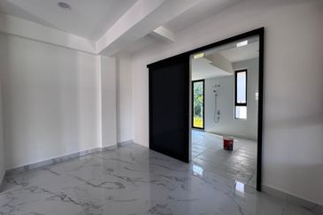 3 Storey Brand New Bungalow @ Bandar Mahkota Cheras