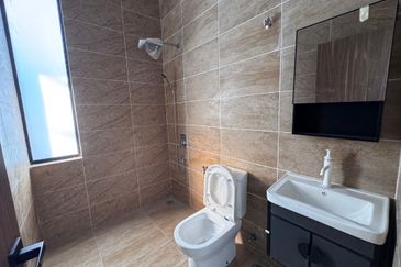 3 Storey Brand New Bungalow @ Bandar Mahkota Cheras