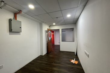 Wisma Zelan(Number One Business Centre)