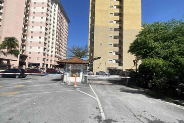 Putra Suria Residency Apartment