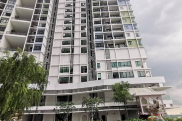 I Residence @ I City