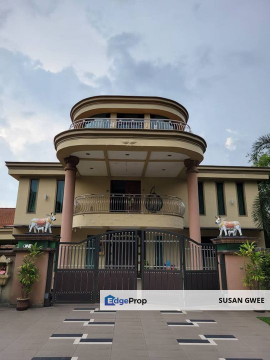 3 storey corner house Canal Garden Kota Kemuning for sale huge land size fully renovated and extended, Selangor, Kota Kemuning