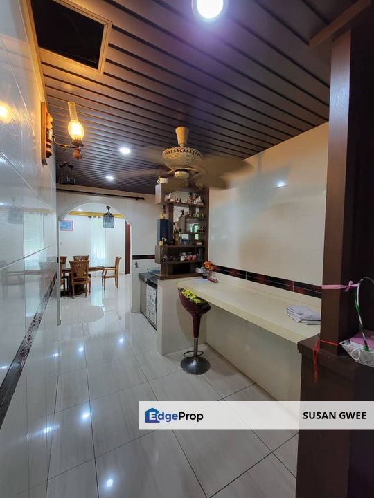 3 storey corner house Canal Garden Kota Kemuning for sale huge land size fully renovated and extended, Selangor, Kota Kemuning