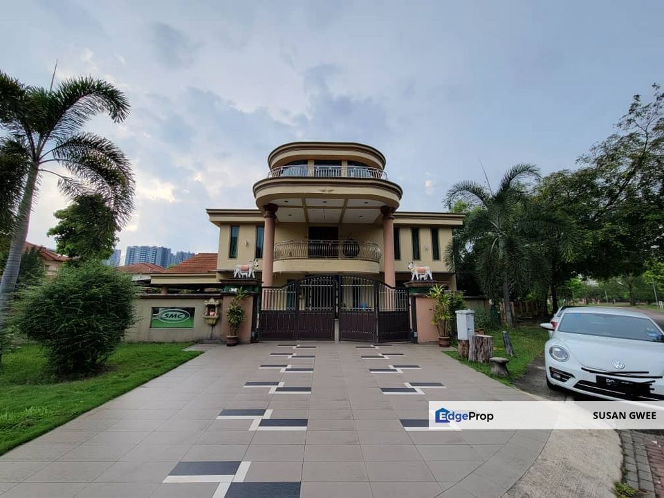 3 storey corner house Canal Garden Kota Kemuning for sale huge land size fully renovated and extended, Selangor, Kota Kemuning