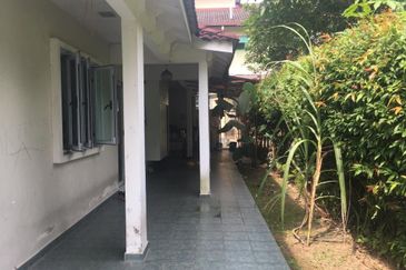 Jalan Anggerik Aranda 31/7
