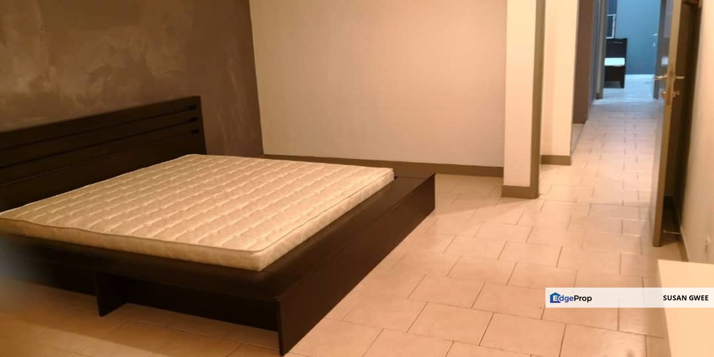 Meranti Terrace townhouse for sale gated and guarded fully furnished unit, Selangor, Kota Kemuning