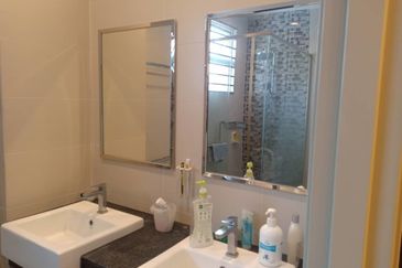 Kemuning Greenhills Semi Detached Corner House Kota Kemuning for sale gated and guarded community 