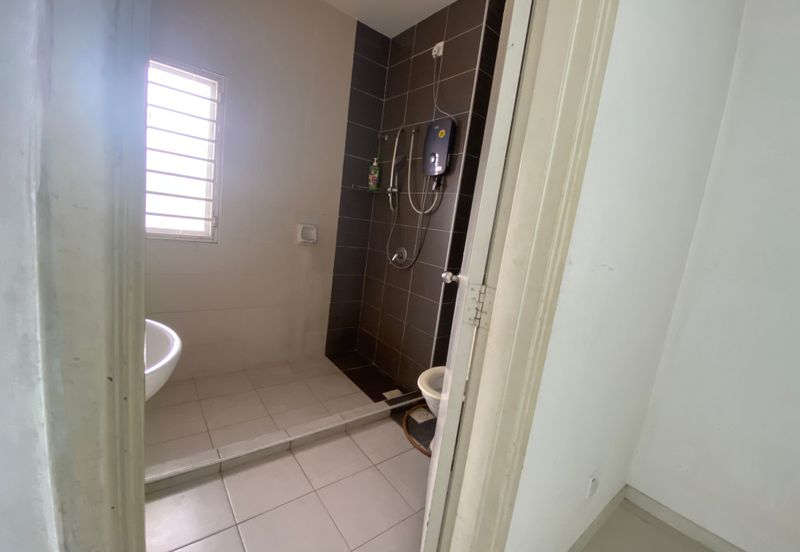 Jalan Kemuning Damai 32/147