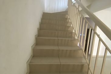 Jalan Kemuning Damai 32/147