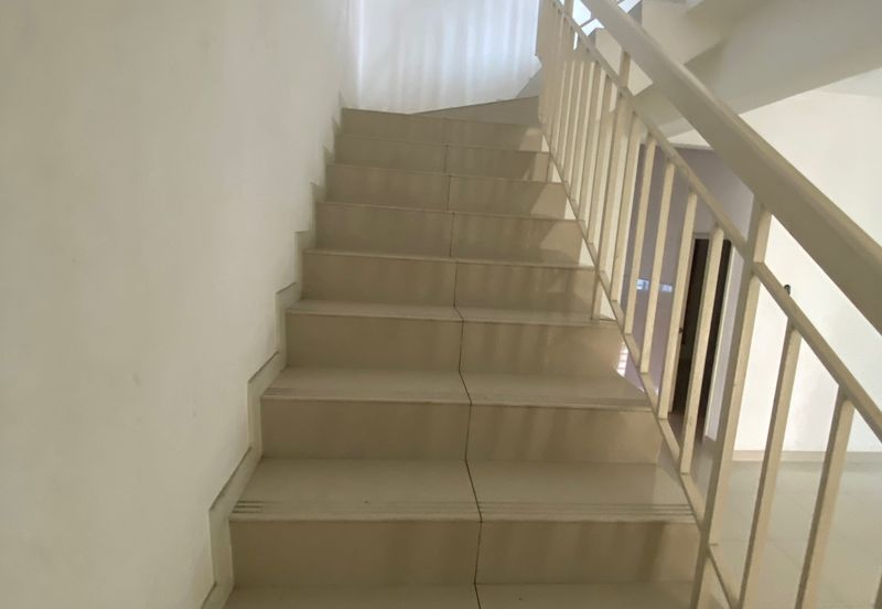 Jalan Kemuning Damai 32/147