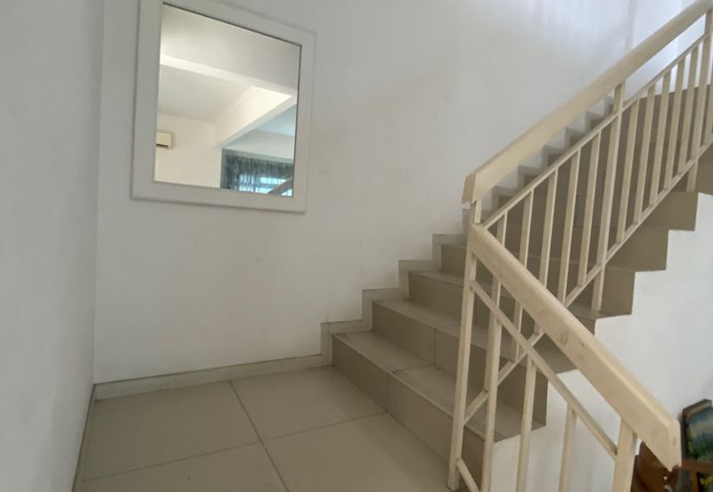 Jalan Kemuning Damai 32/147