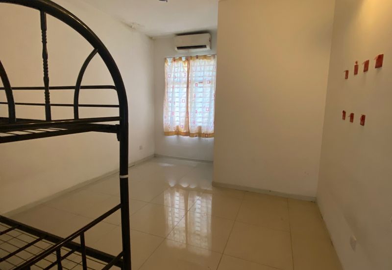 Jalan Kemuning Damai 32/147