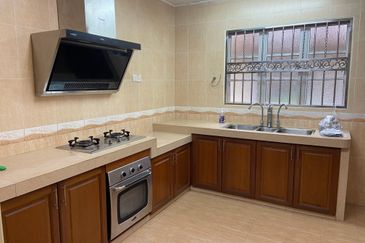 Jalan Anggerik Doritis 31/127