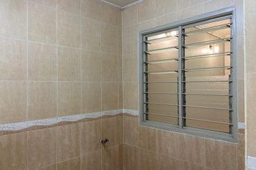 Jalan Anggerik Doritis 31/127