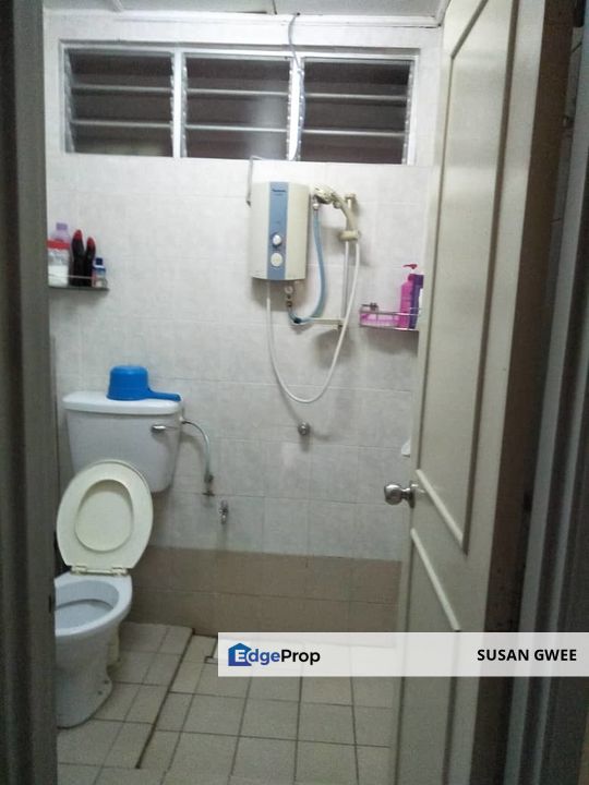 Seroja Apartment Bukit Jelutong for sale partially furnished , Selangor, Shah Alam