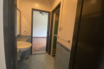 Jalan Anggerik Eria 31/109