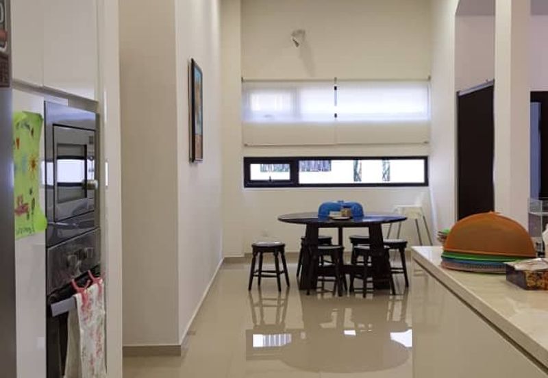 Subang Heights East  3 storey bungalow corner house for sale gated and guarded lock stock & barrel