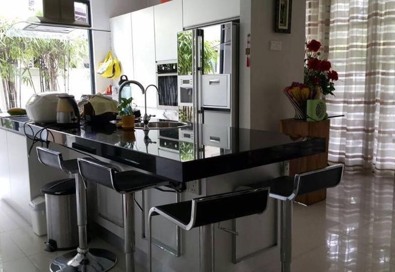 Jalan Bukit Kemuning 