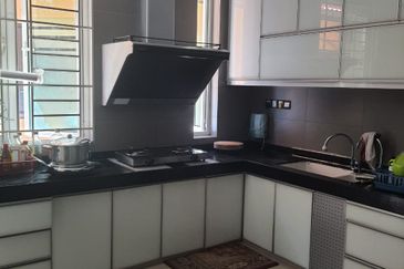 Canal Garden Kota Kemuning double storey super link house for sale gated and guarded community facing south 