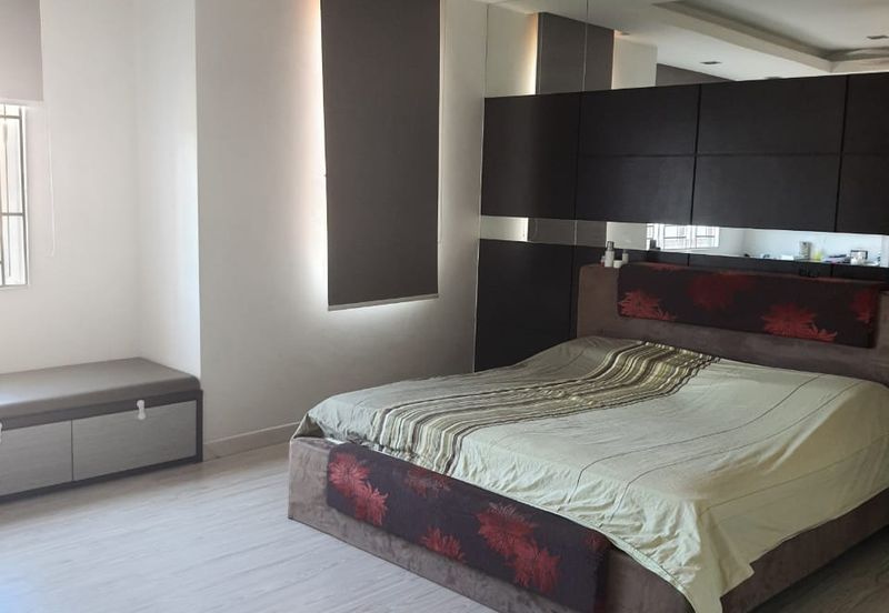 Canal Garden Kota Kemuning double storey super link house for sale gated and guarded community facing south 