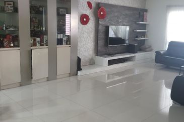 Canal Garden Kota Kemuning double storey super link house for sale gated and guarded community facing south 