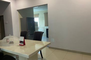 Jalan Kemuning Damai 32/147