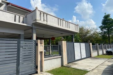 Jalan Kemuning Damai 32/147