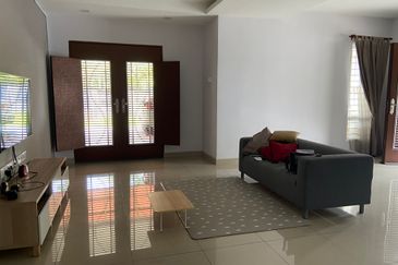 Jalan Kemuning Damai 32/147