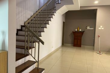 Jalan Kemuning Damai 32/147