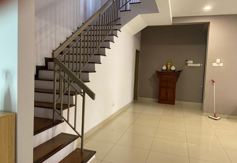 Jalan Kemuning Damai 32/147