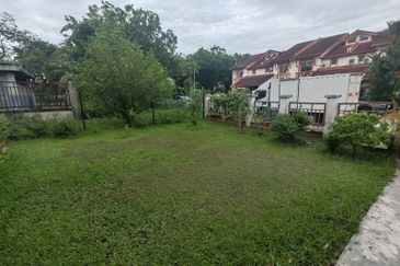 Jalan Anggerik Tania