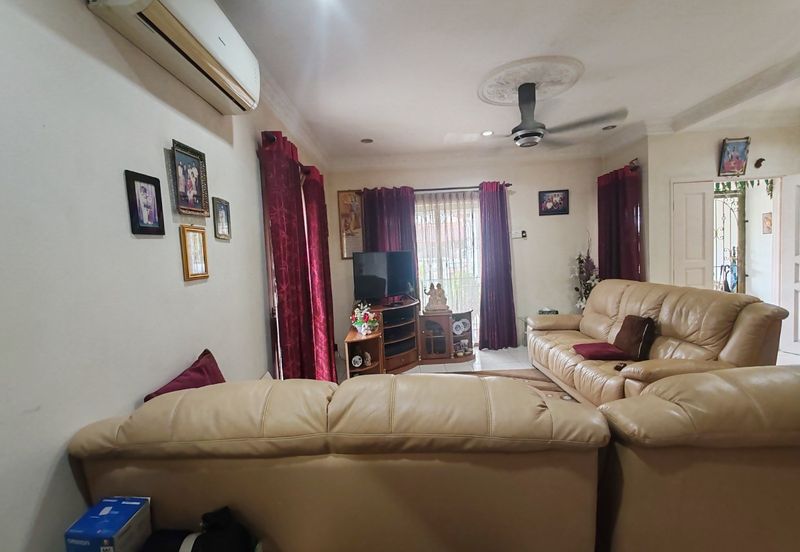 Jalan Anggerik Tania