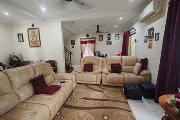 Jalan Anggerik Tania