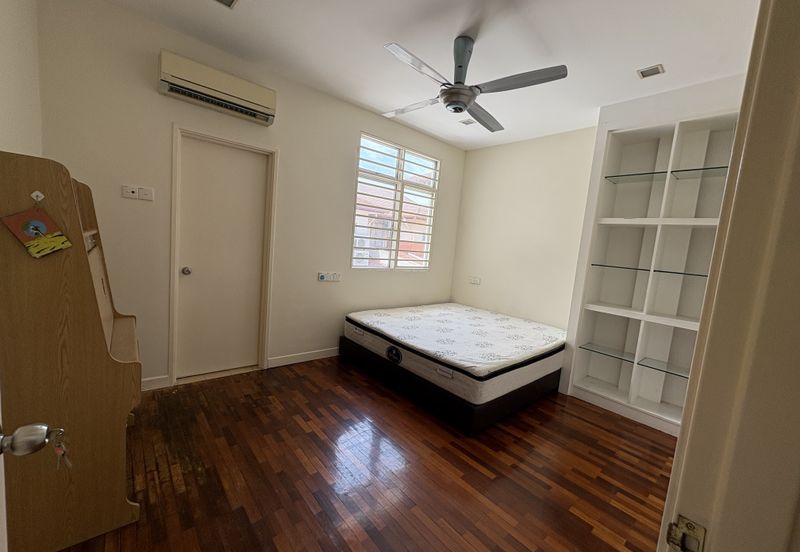 Canal Gardens, Kota Kemuning