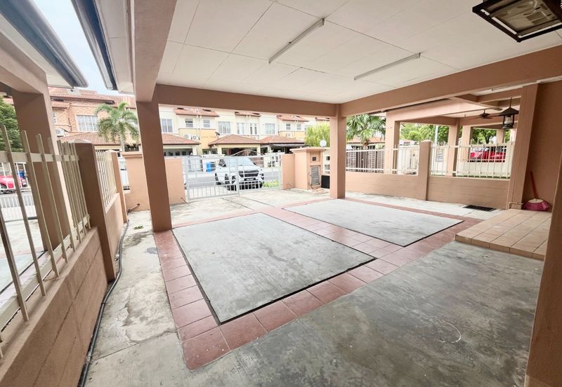 Canal Gardens, Kota Kemuning