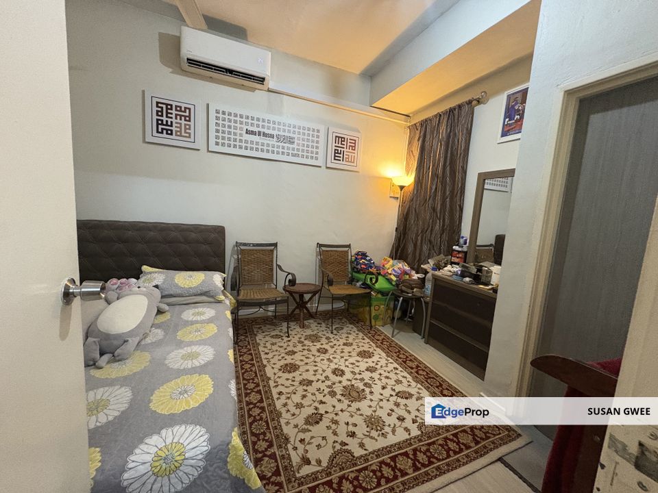 Double storey link house at Anggerik liparis for sale, Selangor, Kota Kemuning