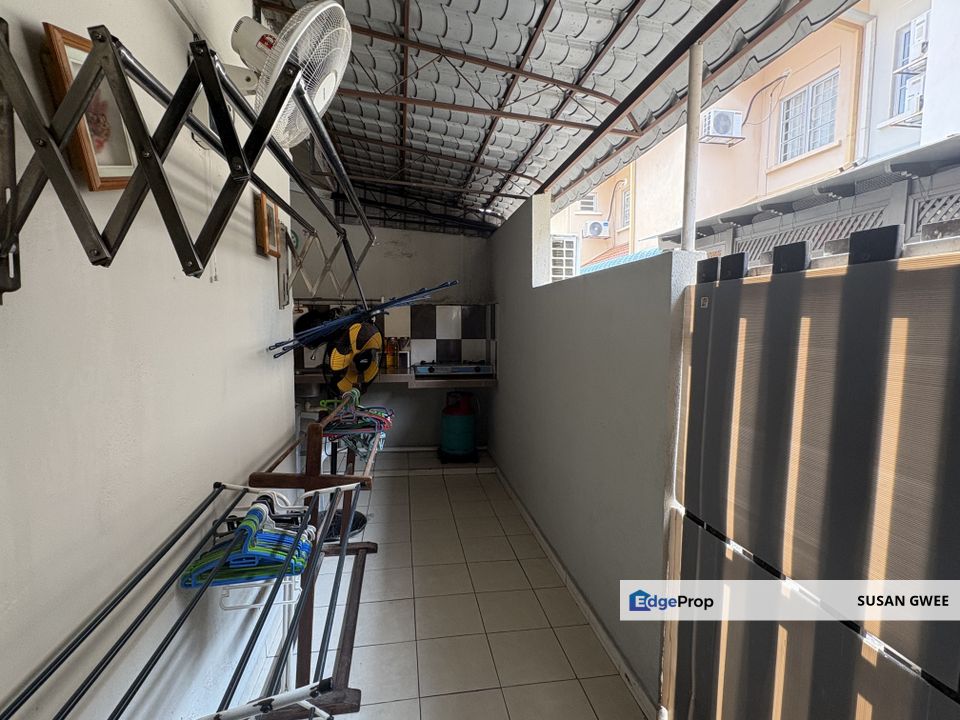 Double storey link house at Anggerik liparis for sale, Selangor, Kota Kemuning