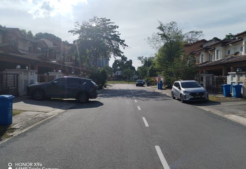 Canal Gardens, Kota Kemuning