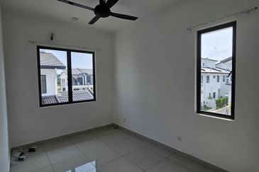 Robin @ Bandar Rimbayu