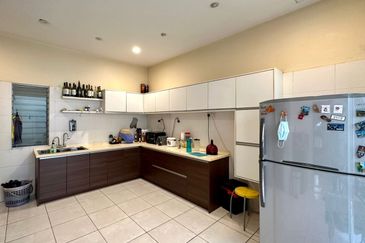 Jalan Kemuning Palma 33/37