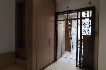 Jalan Anggerik Eria 31/104