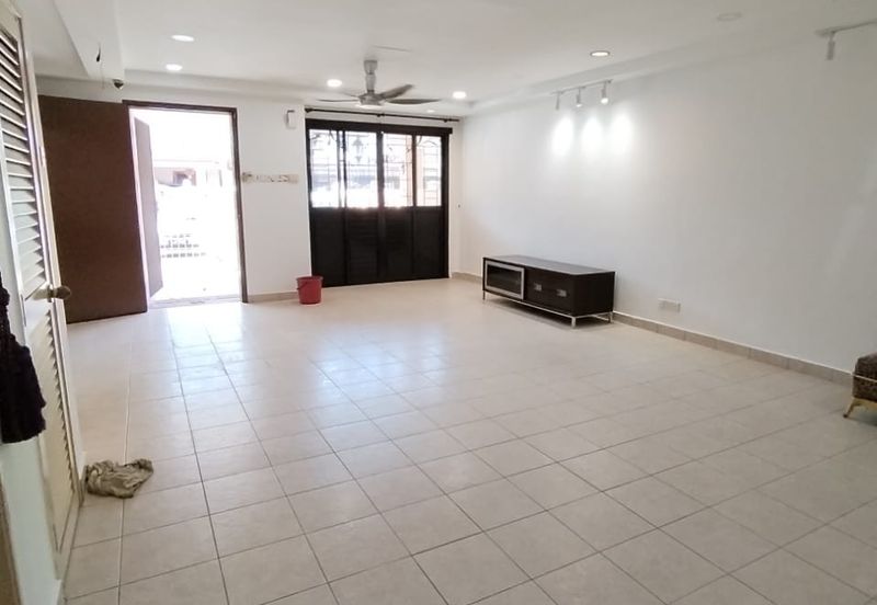 Jalan Anggerik Eria 31/104